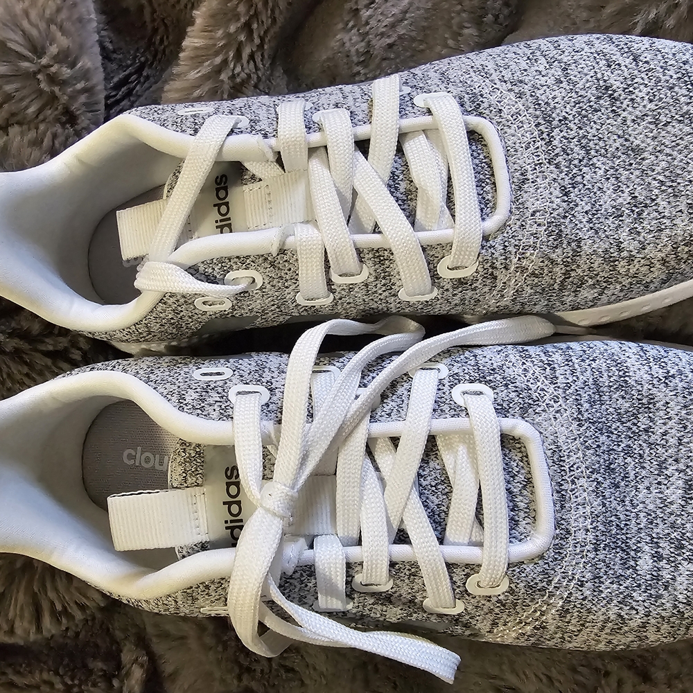 Adidas Cloudfoam Womens 8 Never Worn
